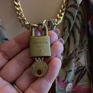Louis Vuitton #213 Lock and Key with Unbranded chain